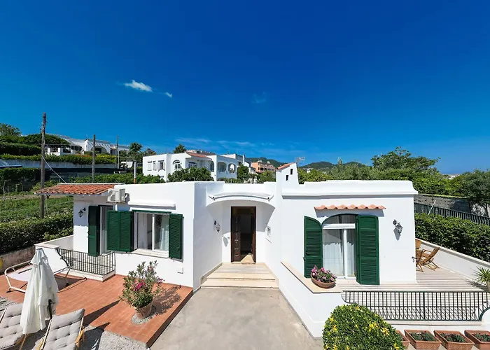 Villa Maddalena A Ischia, Piscina, Giardino Attrezzato, Terrazzi E Parcheggio Privato